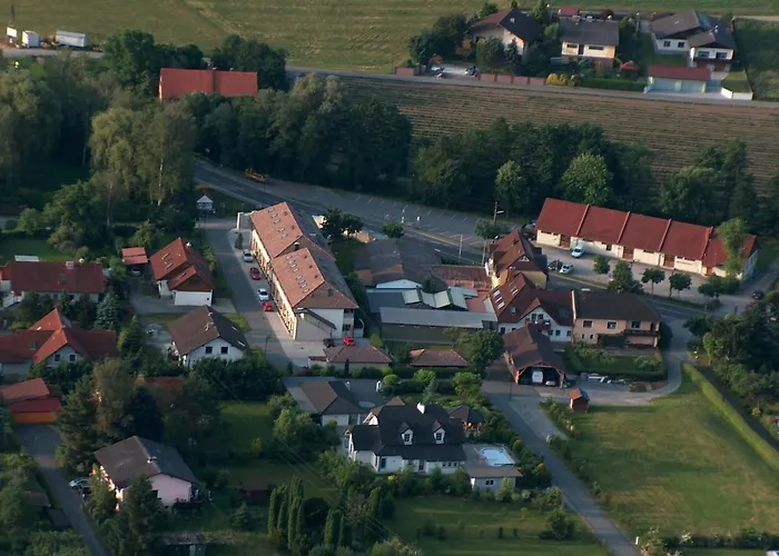 Apartmenthausmannstaetten