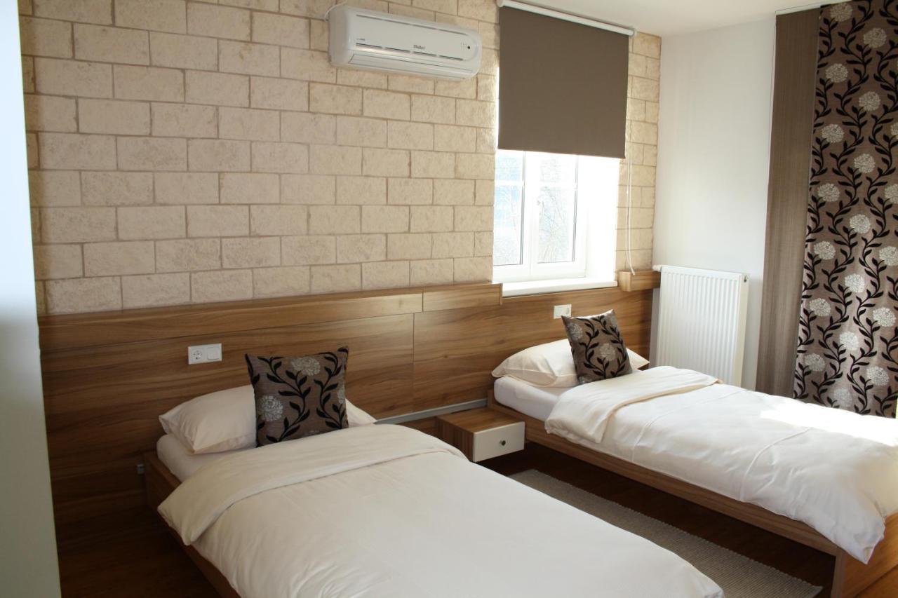 Apartmenthausmannstaetten *
