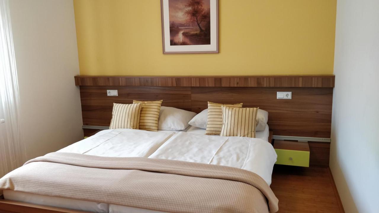 Apartmenthausmannstaetten